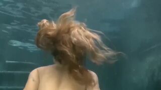 Fucking Horny MILF in a Pool