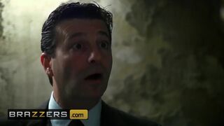 Brazzers - British Cop Elicia Solis Entraps some Big Cock