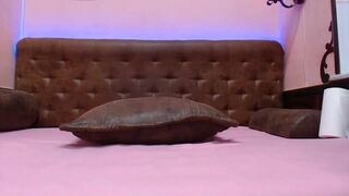 Saggy mother I'd like to fuck Masturbates