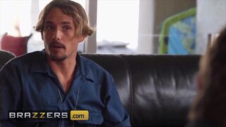 Heather Vahn Helps Her Stepdaughter Violet Starr With Tyler - 2 image