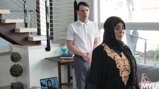 Hot MILF Seduce Nerdy Computer Repairman