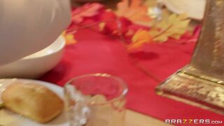 MILF Ryan Keely's Thanksgiving Blowjob Blowout! - 3 image