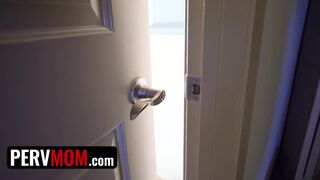 Hot Stepmom And Her Stepsis Sovereign Syre & Kennedy Kressler Bang Inexperienced Stud POV Style - PervMom