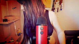 Sensual Mouth Sounds for Beautiful Italian Milf - 1 image