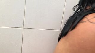 Big ass girl masturbates in the bathroom