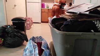 big beautiful woman gives the moving chap a admirable tip - 4 image