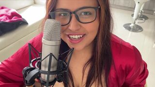 ASMR ROLEPLAY IN SPANISH STEPMOM FLIRTS U!