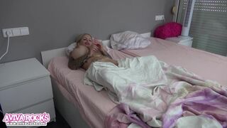 Aviva Rocks - Von Jungschwanz gefickt! - 1 image