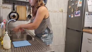 Mamma in kitchen clean Large milk sacks love muffins