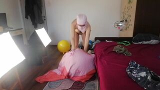 Amateur wife crazy dance in the house naked. Hot wife cuts off her clothes.