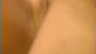 Guy fucks mature brunette's twat