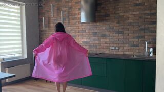 TRYING ON CLOTHES . SEXUAL MILF.