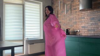 TRYING ON CLOTHES . SEXUAL MILF.