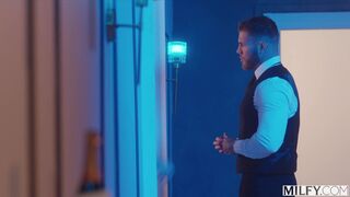 Watch Paris, Filou & Anissa Kate go wild on a lucky room service guy - 4 image