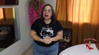 Watch El Makinon's natural tits and ass get pounded hard in the jacuzzi by Licenciada Angie milf50 - 3 image