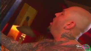 Savanna Samson & Tera Patrick Pumped By Vigorous Tattooed Hunk In three-some!
