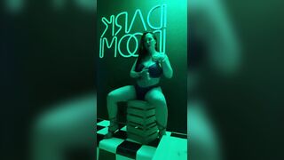 Getting willing in downtown - 7 image