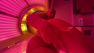 Stranger filmed me at the solarium while I played my pussy to orgasm.