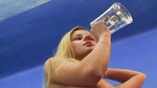 Super sexy German sluts loves pissing