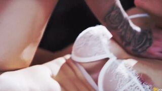 Horny MILF Linda Leclair - 14 image