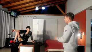 92 mi madrastra me lleva a pasar el dia a gualeguaychu le fallan los machos y me coje todo el dia