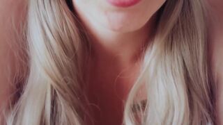 Morning sex with a curvy milf. I am excited by her natural orgasm. 60 fps