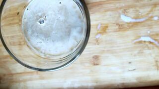 Curvy MILF wants coffee and orgasm! Real oral sex and fingering.