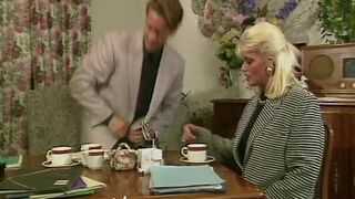 Carolyn Monroe wants a XXL pleasure