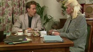 Carolyn Monroe wants a XXL pleasure