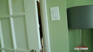 Dava Foxx in Limp Milf vs Unistalker