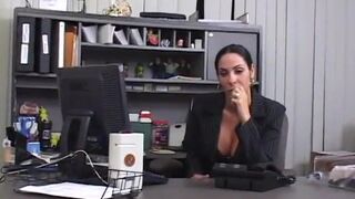 Horny cock sucking chick taking dick in her twat and mouth before getting jizzed