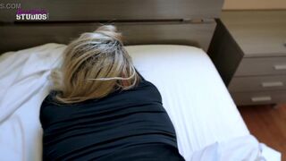 Hot Step Mom Fucked While Stuck Making the Bed - Brooklyn Chase