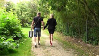 JE DEFONSE UNE COUGAR BLONDE AUX GROS SEINS NATURELS