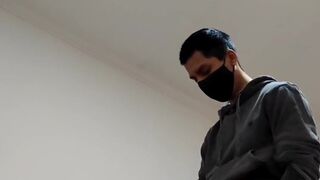 Jovencito rompiendole el oyo a escort madura