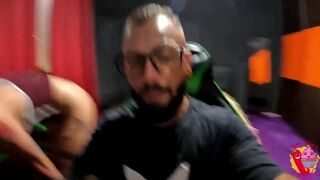 Tommy A Canaglia la scopa a pecora mentre la vacca mangia l'uva (Sborrata in Bocca finale) - 4 image