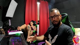 Tommy A Canaglia la scopa a pecora mentre la vacca mangia l'uva (Sborrata in Bocca finale) - 6 image