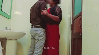 Boss had sex inside the office bathroom with Hot Milf