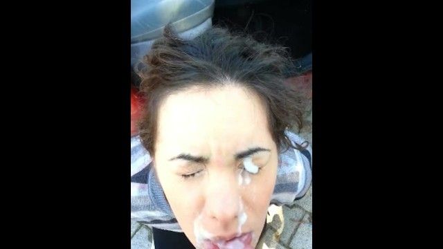 Marvelous street hooker junkie sucks a meat pole for to satisfy next fix